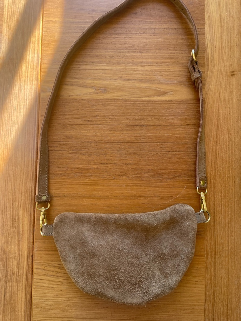 Abby Alley Caramel Suede Bag - Picture 3 of 6